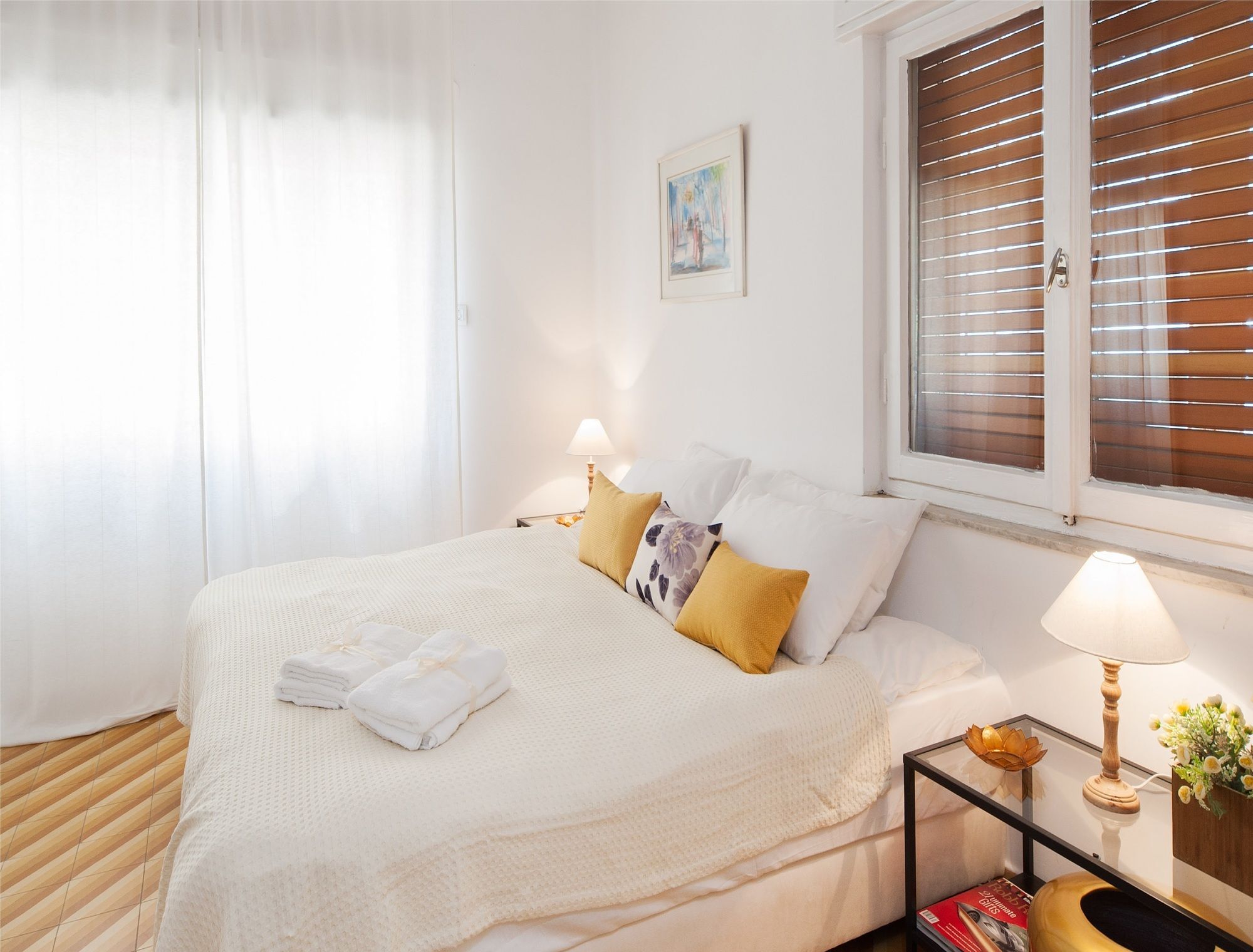 Charming 2Bd Apt W/ Balcony By Sea N' Rent 텔아비브 외부 사진