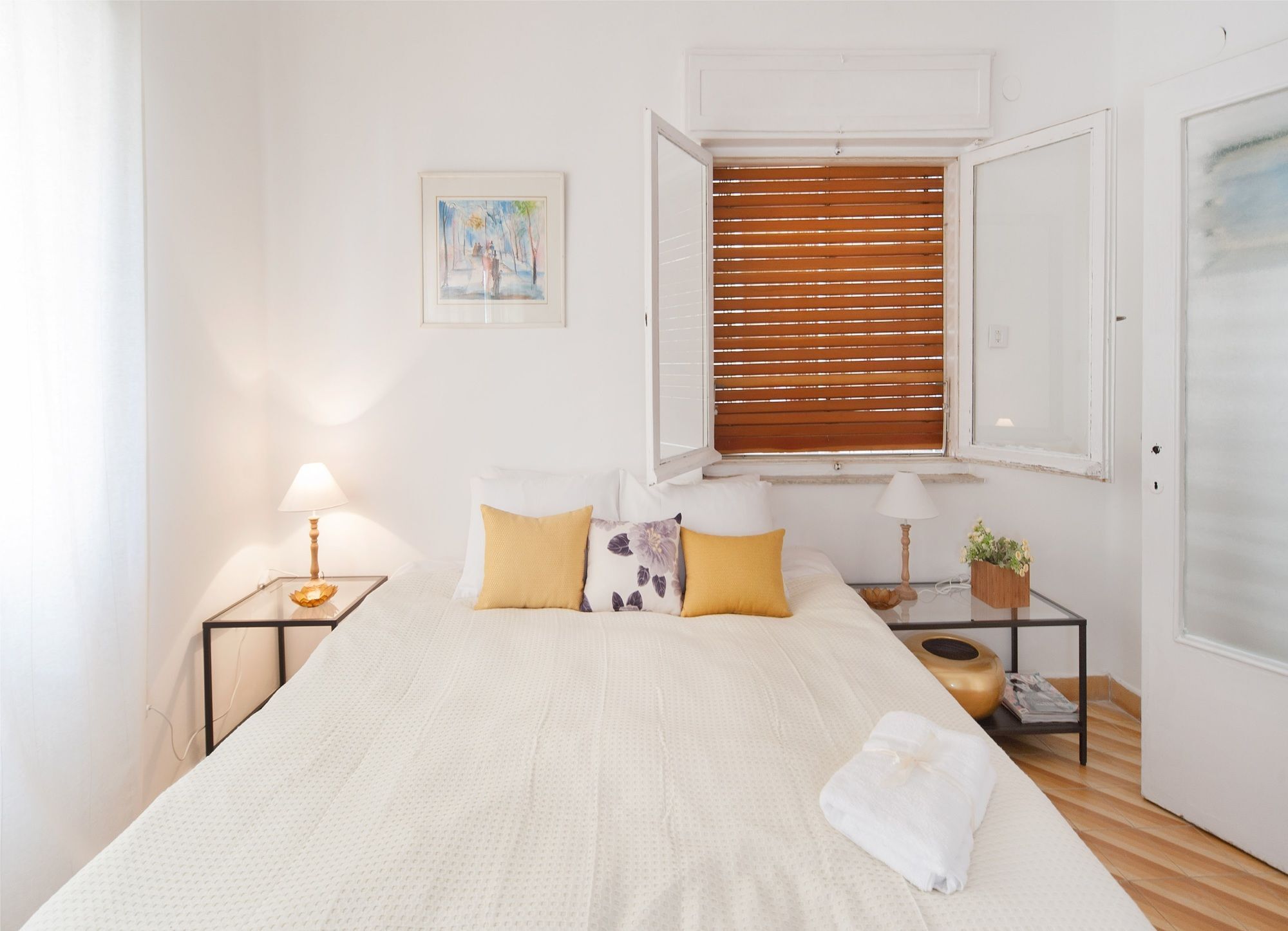 Charming 2Bd Apt W/ Balcony By Sea N' Rent 텔아비브 외부 사진